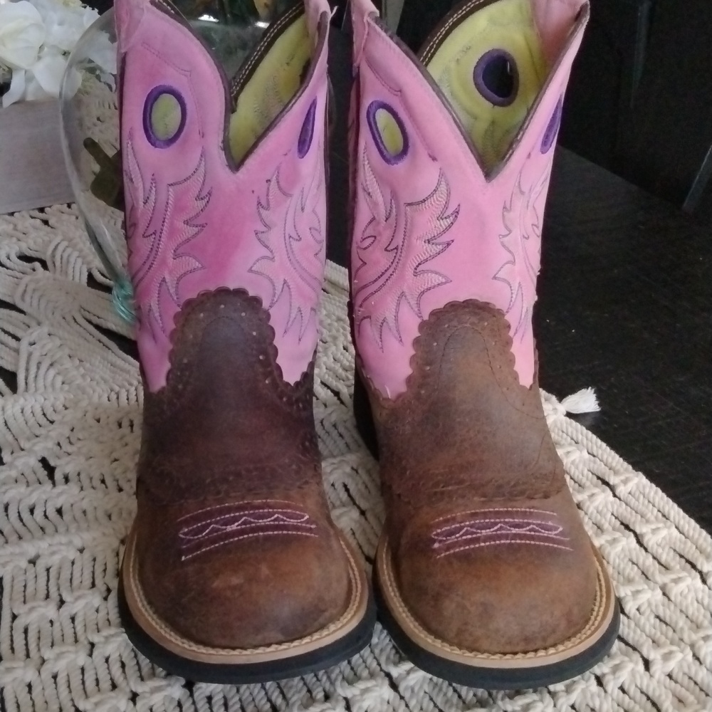 ARIAT COWGIRL BOOTS